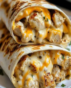 Käsige Knoblauch-Hähnchen-Wraps schnell und einfach