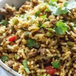 Cajun Dirty Rice Gericht mit würzigen Zutaten und authentischem Louisiana-Flair