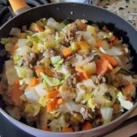 Großmutters Lila's Eierrolle Rezept in einer Schüssel zubereitet.