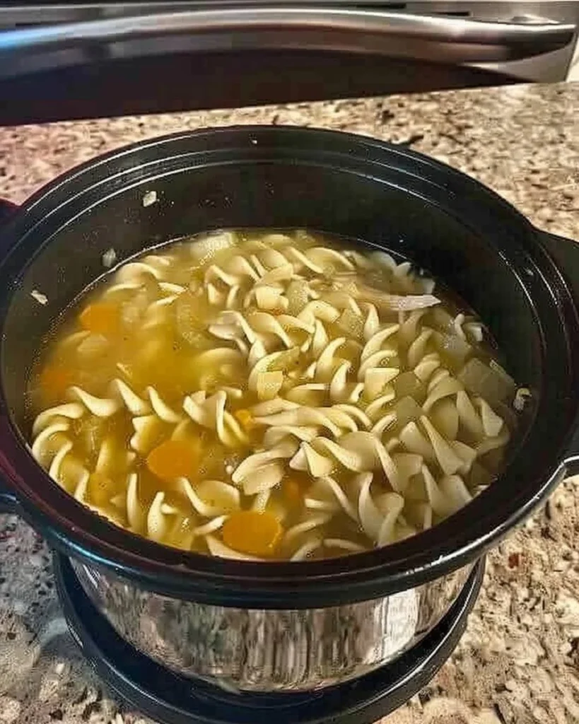 Seelenwärmende Hühnchen-Nudelsuppe