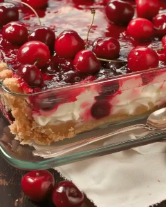 Klassisches Kirsch Dessert mit Frischkäse