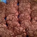 Ultimative Double Chocolate Cookies frisch gebacken mit Schokoladenstückchen