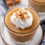 Leckeres Butterkekse-Pudding Dessert in einer Schüssel serviert