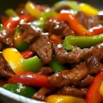 Rindfleisch und Paprika Pfannengericht in einer Pfanne