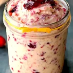 Kranbeeren-Honig-Butter auf frischem Brot